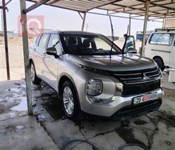 ميتسوبيشي اوتلاندر